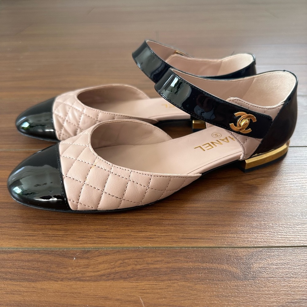 Chanel ballerina flats with buckle